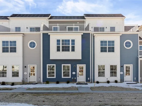 453 Harbor Ln, Lorain, OH 44052