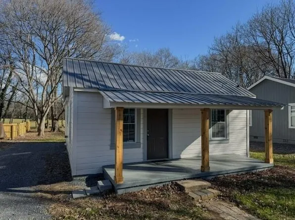 107 Fairview Dr, Cartersville, GA 30120