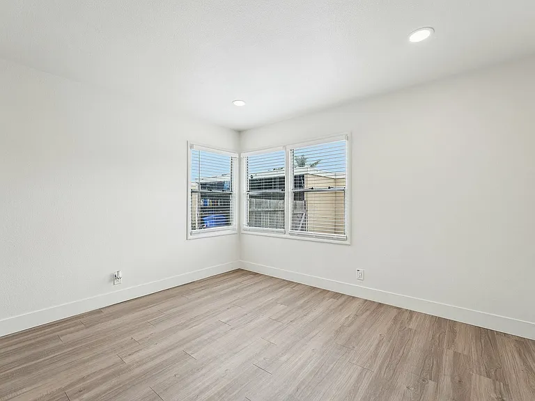 Livingroom Windows