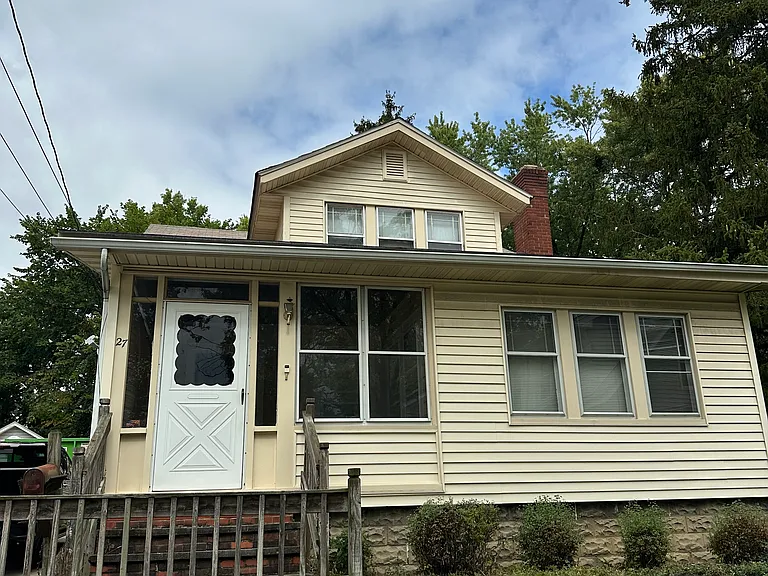 27 Elm St — Photo 2