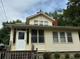 27 Elm St, Bedford, OH 44146