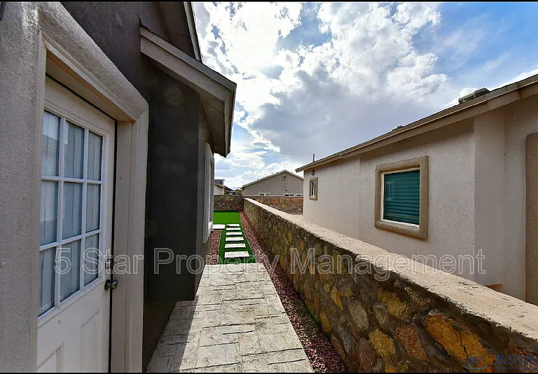 5129 Rose Elise St — Photo 27