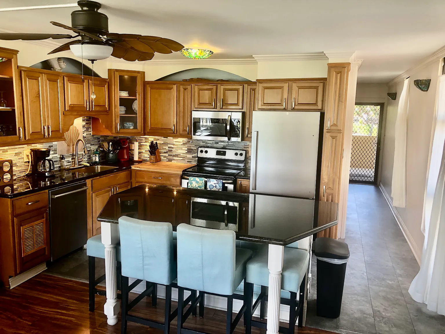 2 bed, 879 sqft, $3,500 — Photo 3