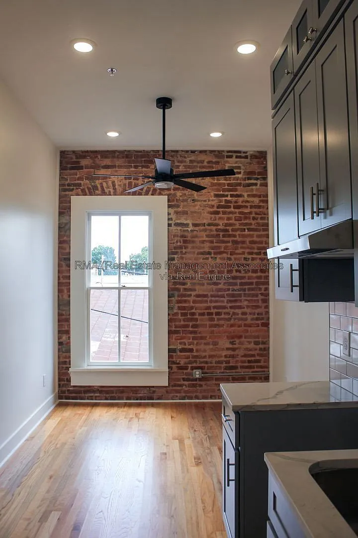 1 bed, 1.0 bath, 423 sqft, $1,100 — Photo 4