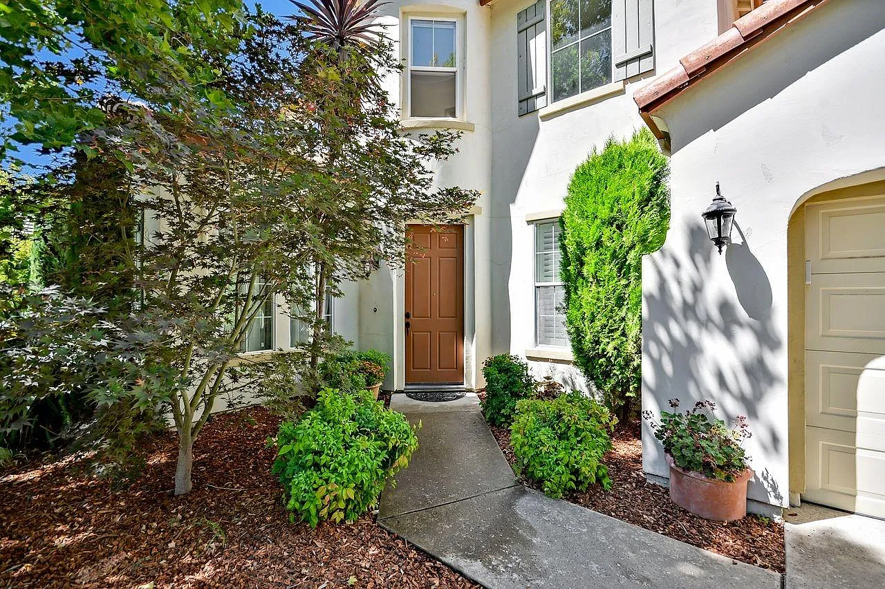 6318 Park Village St photo 1