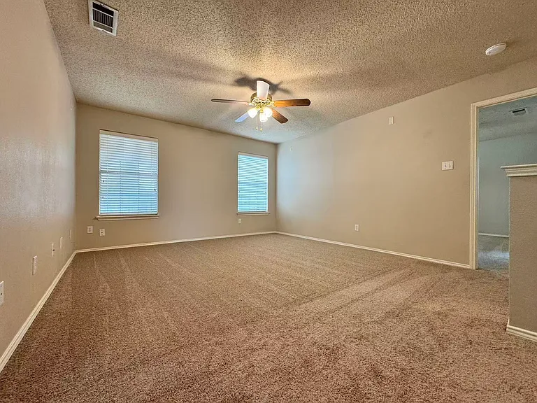 1202 Meadowgate Dr — Photo 18