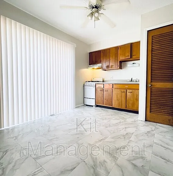 5517 Douglas Rd — Photo 5