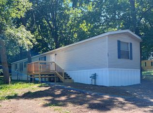 1100 W Locust St #83, Canton, IL 61520