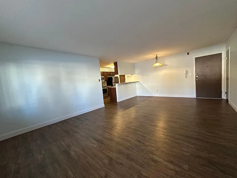 1305 Kirkwood Dr #108 — Photo 2