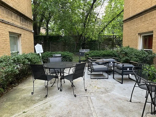 4240 N Clarendon Ave #213N — Photo 7
