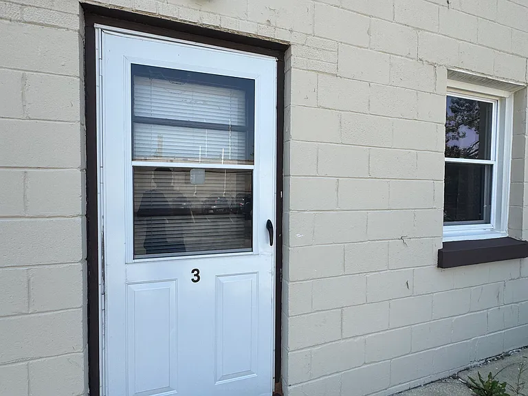 3S230 Warren Ave #3 — Photo 2