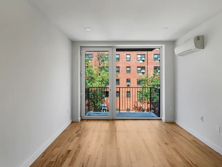 74 Palmetto St #4R — Photo 12