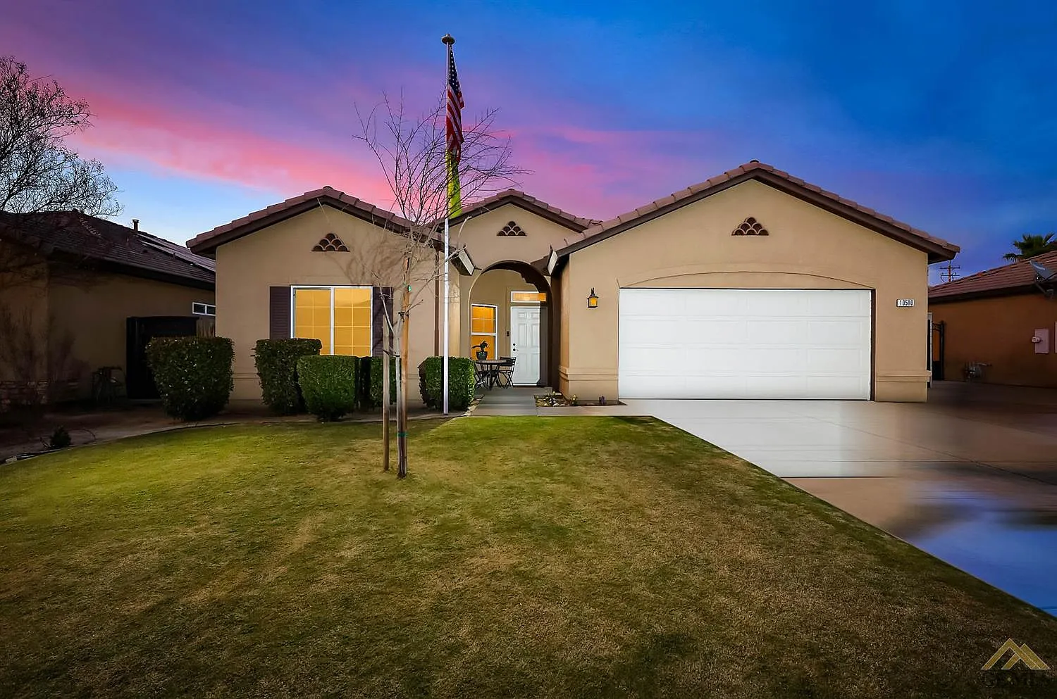 Tamarron Dr, Bakersfield — Photo 1