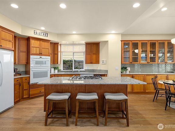 2nd image of 35008 Rhododendron Drive SE
