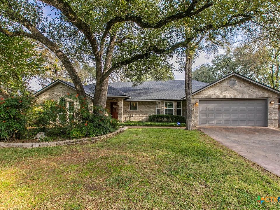 1st image of 205 Ben Nevis Ln
