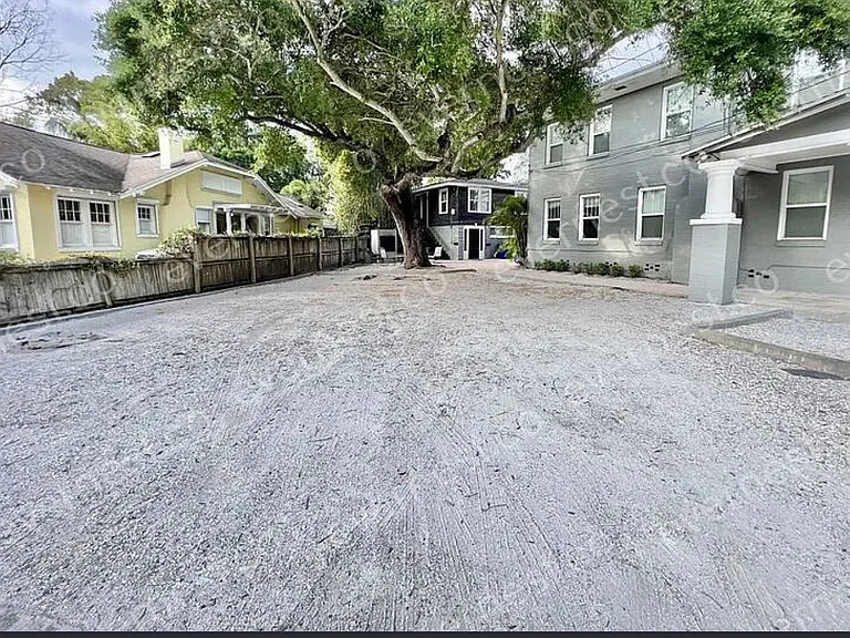 2517 W Palm Dr #4 — Photo 5