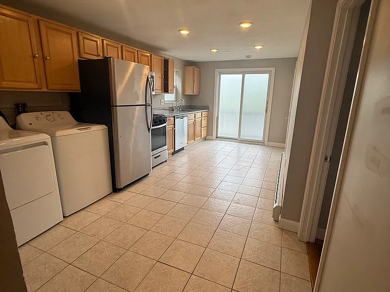 295 Shirley St #1 — Photo 1