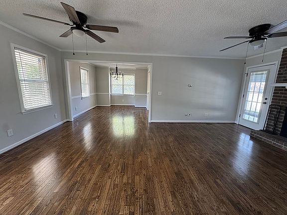 3rd image of 30 Marigold Ct