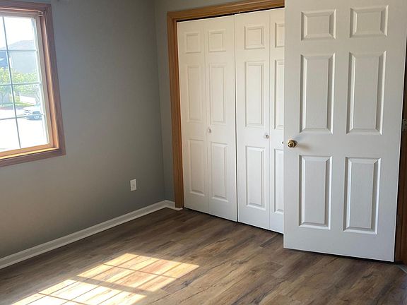 3rd image of 10121 Sutton Dr Unit 7