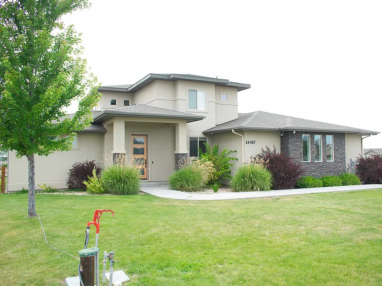 24387 Tombstone Ridge Ct — Photo 3