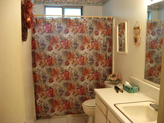 2nd image of 11363 Camaloa Ave