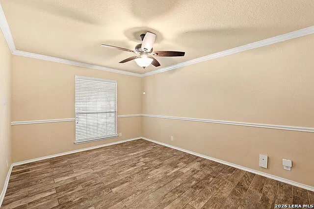 3 bed, 2.5 bath, 2327 sqft, $2,300 — Photo 3