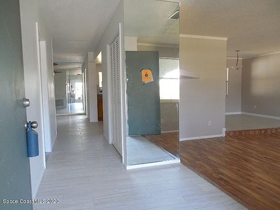 3rd image of 569 Verbenia Ct