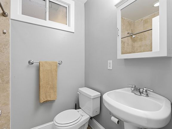 5th image of 1648 Montello Ave NE