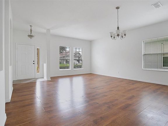 4th image of 2418 Rock Ln