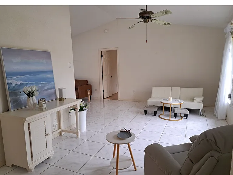 1234 Strasburg Dr — Photo 2