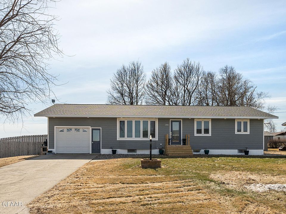 1st image of 306 6th St E