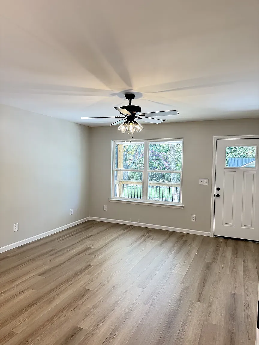 3 bed, 1204 sqft, $1,725 — Photo 3