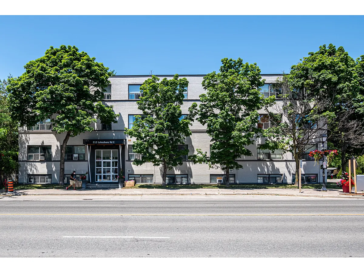 Building Photo - 212 Lakeshore Rd E #401