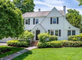 27 Appleby Rd, Wellesley, MA 02482