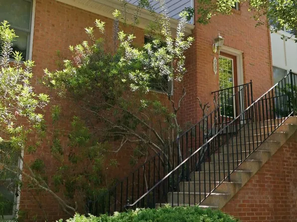900 Hickory Cir, La Plata, MD 20646
