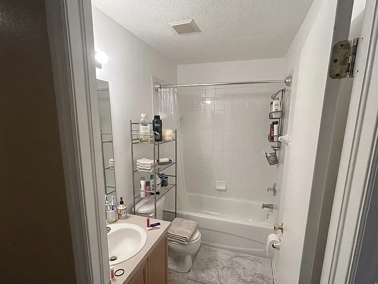 7306 E Bank Dr — Photo 3