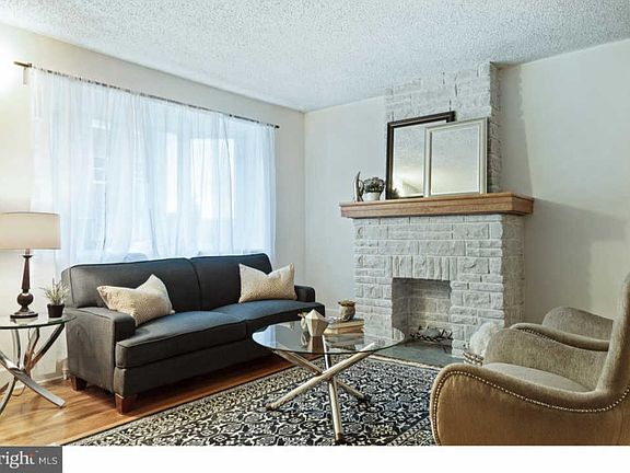 4th image of 2440 E Cumberland St