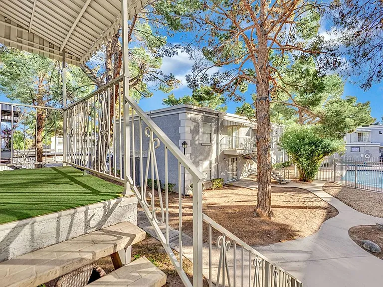 3823 S Maryland Pkwy #B9 — Photo 11