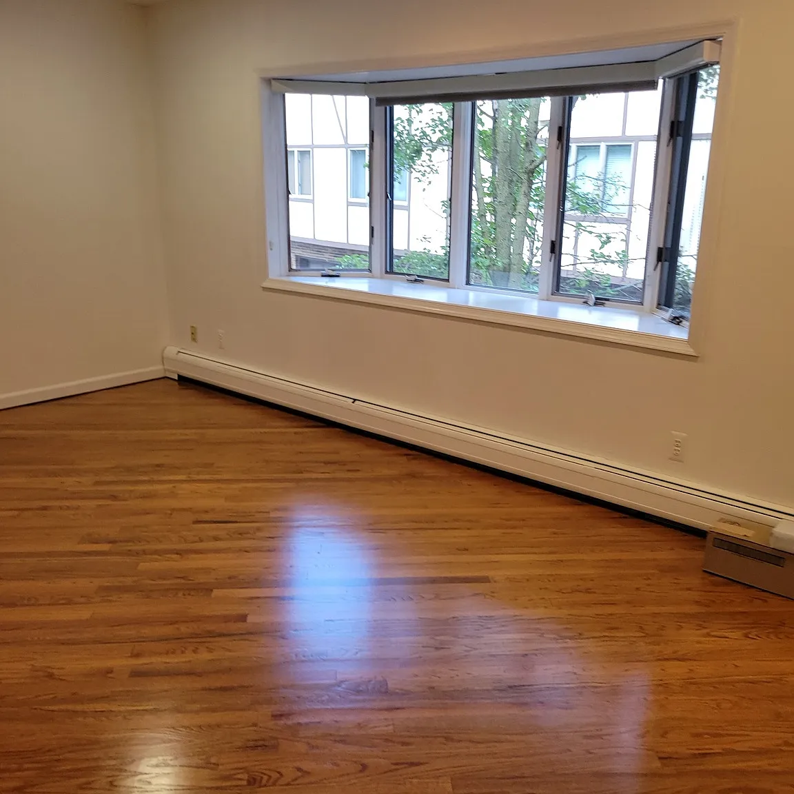 3 bed, 2.5 bath, 2068 sqft, $4,900 — Photo 4