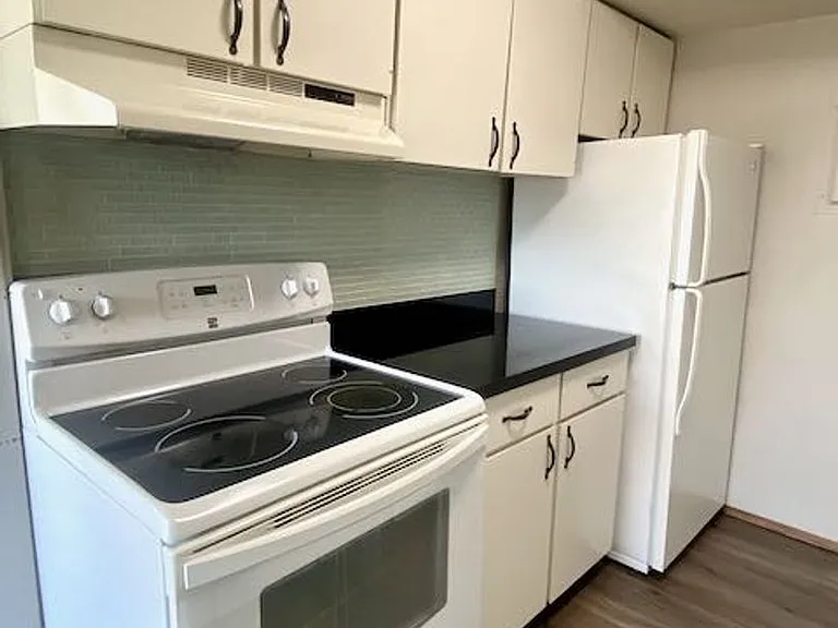 Hamlin Place — Photo 25