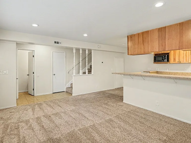 1009 Mohr Ln #2 — Photo 4