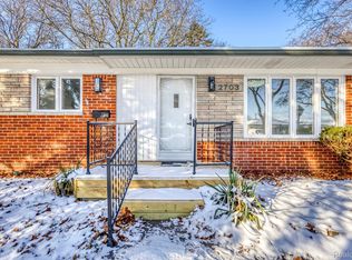 2703 Downey Dr, Troy, MI 48083