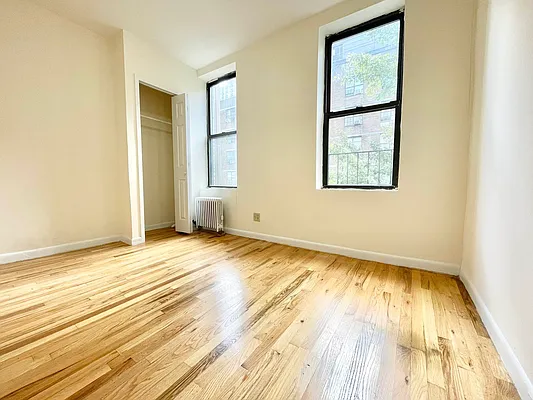 Rented by HOLTON REAL ESTATE INC. | media 2