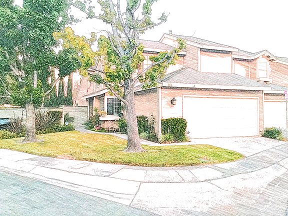 2nd image of 805 Live Oak Pl