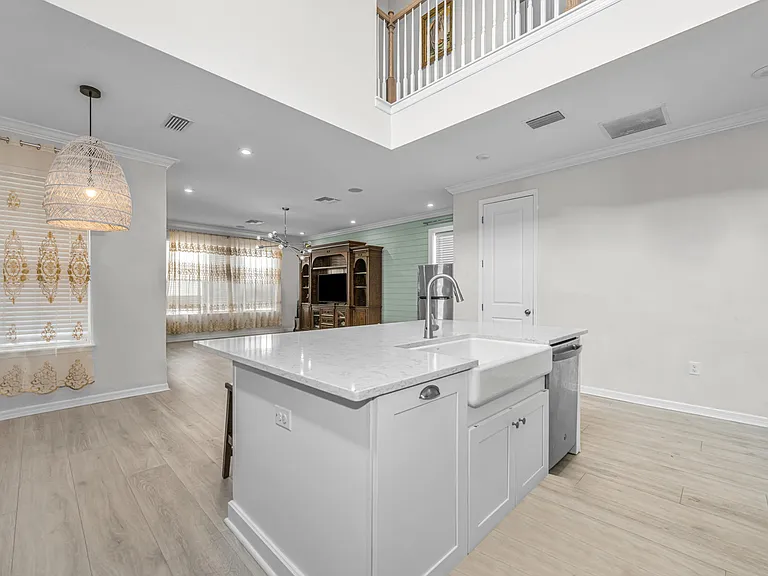 13-web-or-mls-Kitchen 6DSR_06112026