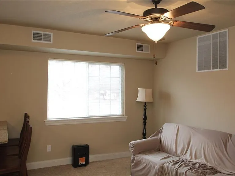 124 Grandview Ct #124 — Photo 3
