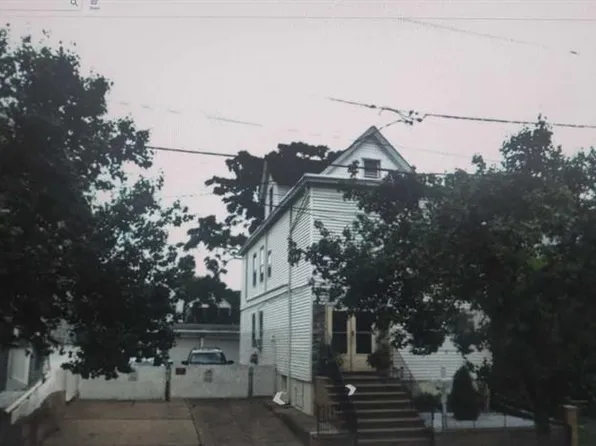 68 Monroe St, Garfield, NJ 07026