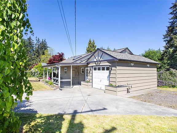 Nice extra driveway and gravel parking in addition to the garage space