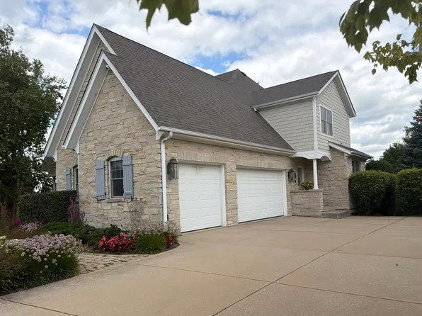 13487 Cambridge Dr, Lemont, IL 60439
