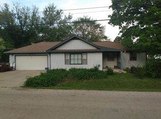 402 Huron Rd, Machesney Park, IL 61115